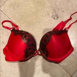 Victoria Secrets Bombshell plunge bra